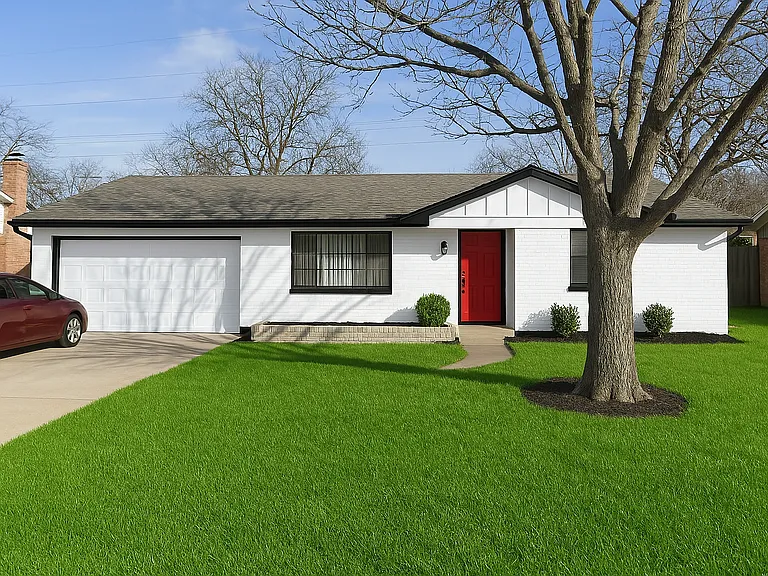 232 Hallmark Dr W — Photo 1