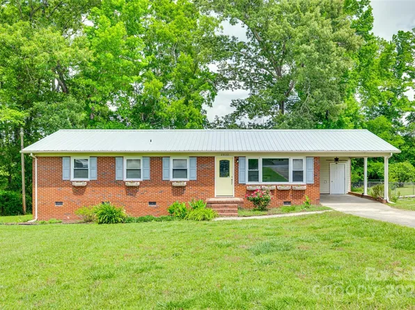 2833 Regency Rd, Lancaster, SC 29720