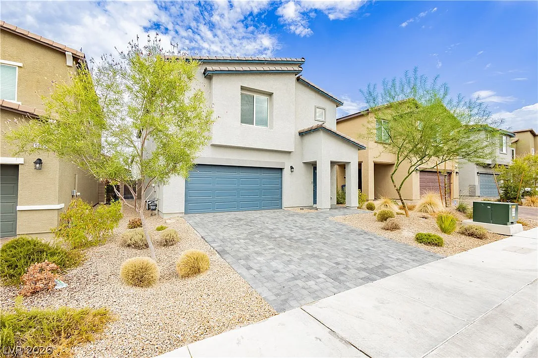 5 bed, 3.0 bath, 2988 sqft, $2,800 — Photo 2