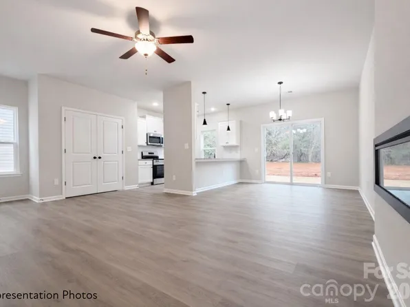 3714 Sally Ln, Charlotte, NC 28227