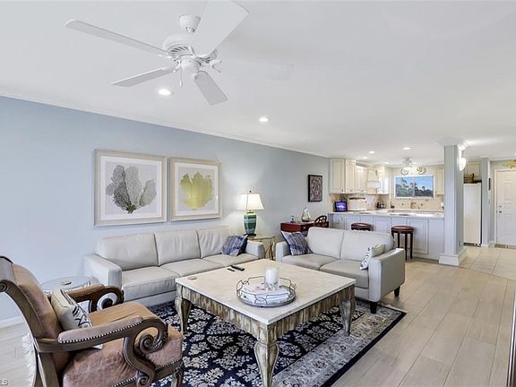 4th image of 226 3rd St APT 313