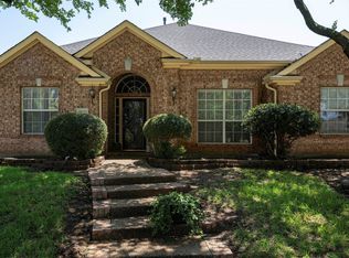5833 Legend Ln, The Colony, TX 75056