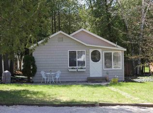 48 Vine St, Frankfort, MI 49635