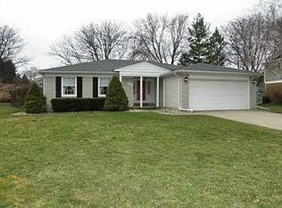 15863 Robinwood Dr, Northville, MI 48168