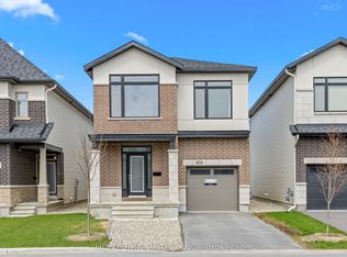 909 Beckton Hts, Ottawa, ON K2S 2X5