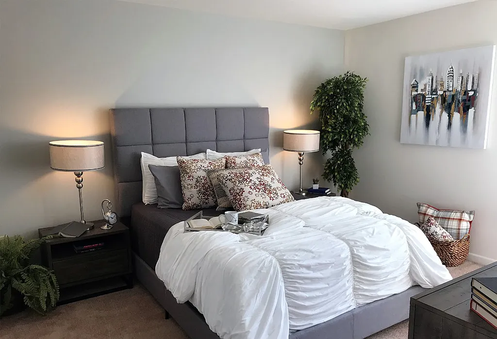 York Apartments — Photo 3