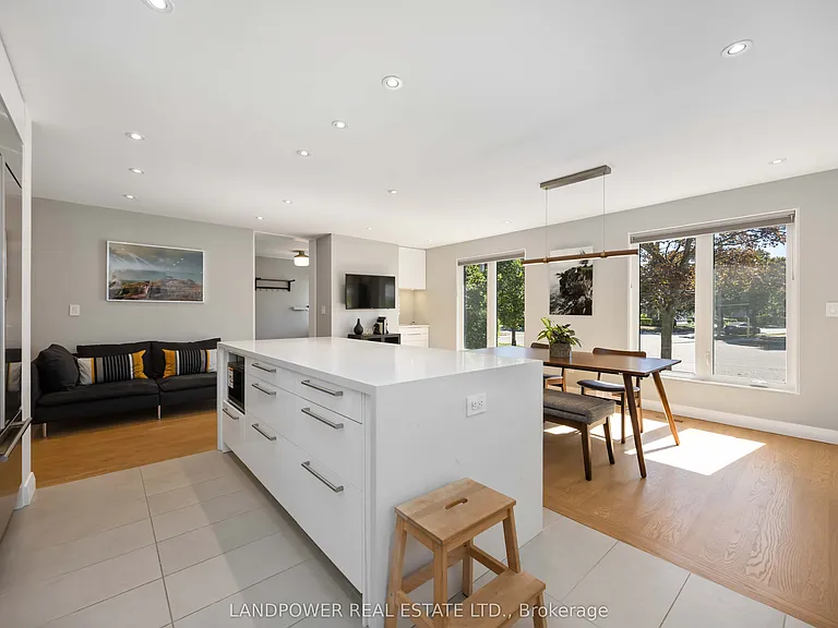 48 Marowyne Dr — Photo 9