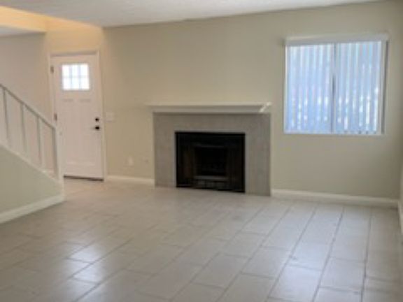 4th image of 450 Coronado Ave #450