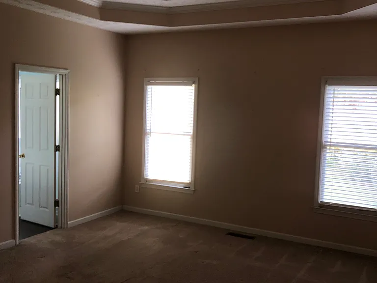 1066 Atherton Ln — Photo 10