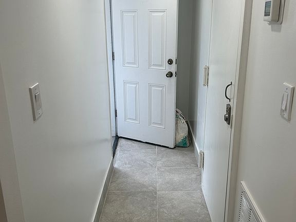 4th image of 829 E 232nd St #1