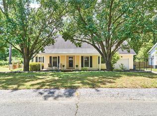 2929 Delaware Dr, Fayetteville, NC 28304