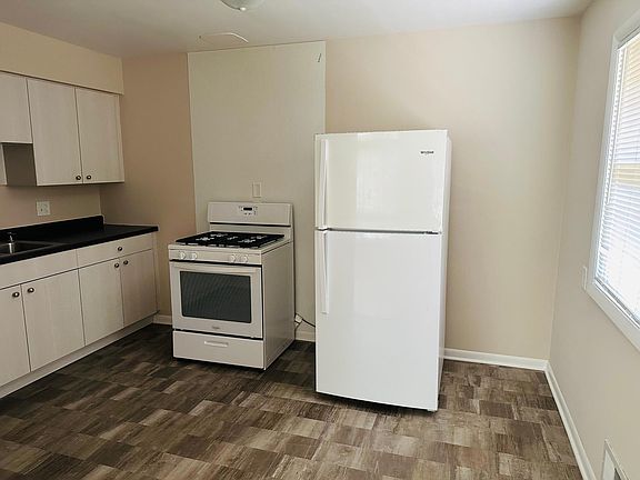 3rd image of 1819 Logan St #1