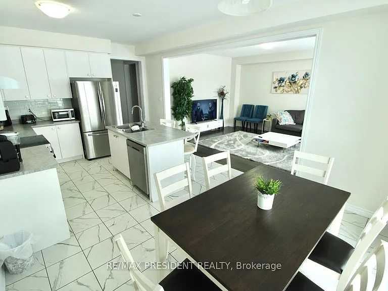 16 Peach St — Photo 7