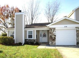 258 Stanyon Ct, Bloomingdale, IL 60108