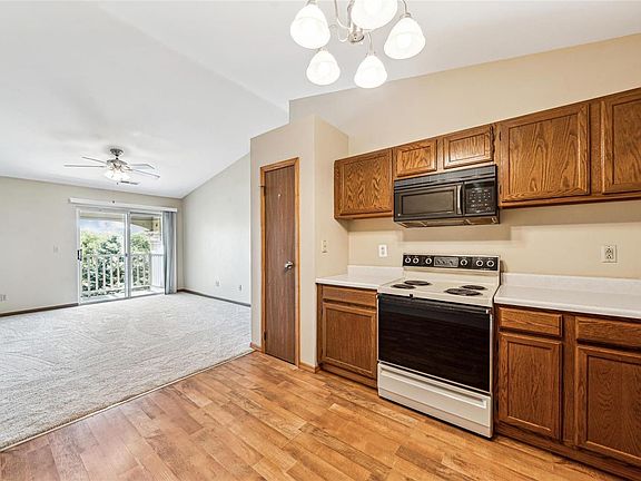 5th image of 12401 Somerset Place Dr APT J