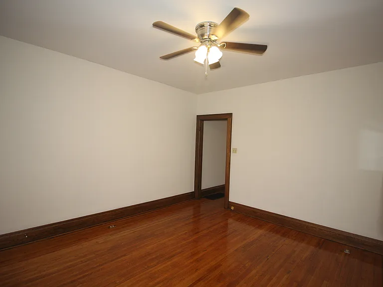 74 W Greenwood Ave — Photo 9