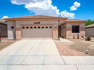 1080 W Arbor Ridge Dr, Green Valley, AZ 85614