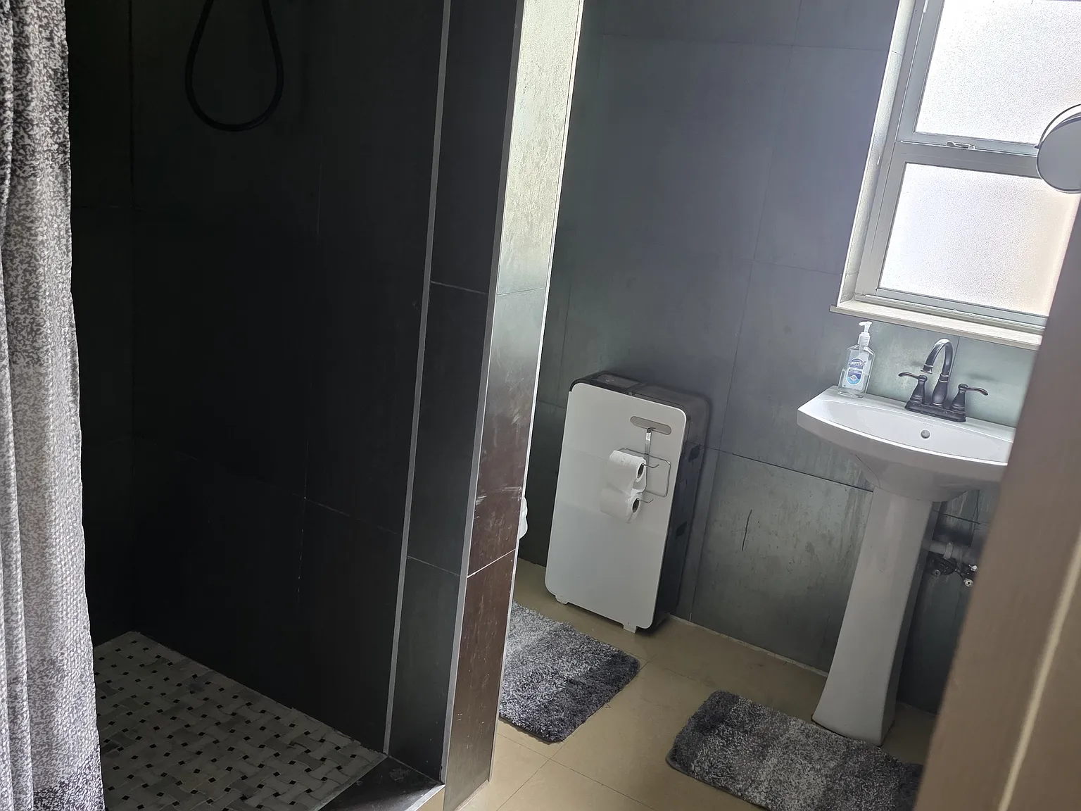 1 bed, 945 sqft, $2,000 — Photo 2