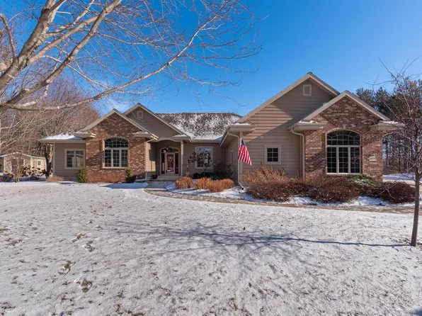 1055 Silverwood PLACE, West Bend, WI 53090