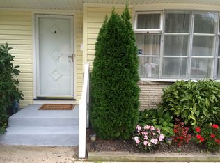 8 Merion Dr, Somers Point, NJ
