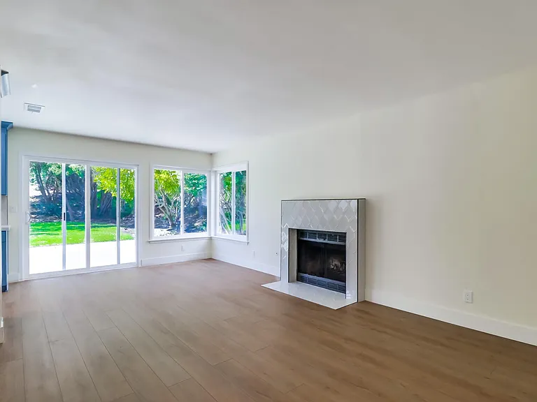 1680 Swallowtail Rd — Photo 9
