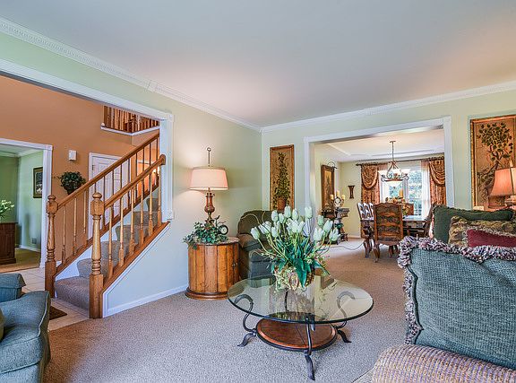 5th image of 725 Doral Ln