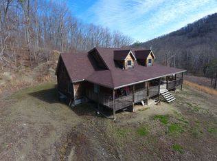 2472 Pecks Creek Rd, Stanton, KY 40380
