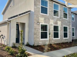 2710 E Tamarind Dr, Fresno, CA 93730