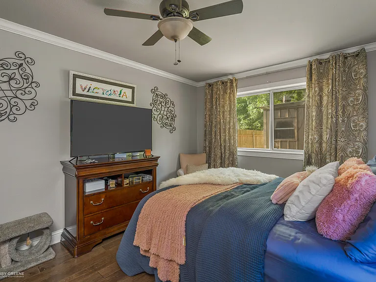 131 Elmview Ln — Photo 17