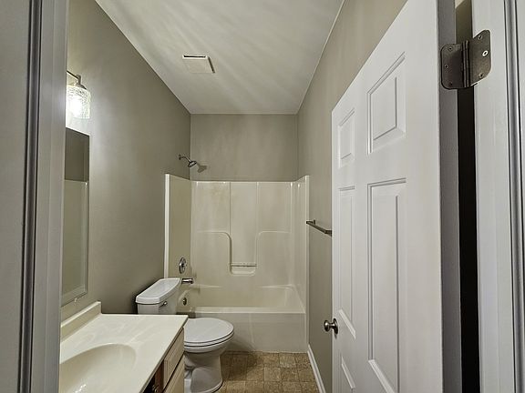 3rd image of 235 N Sacramento St APT F