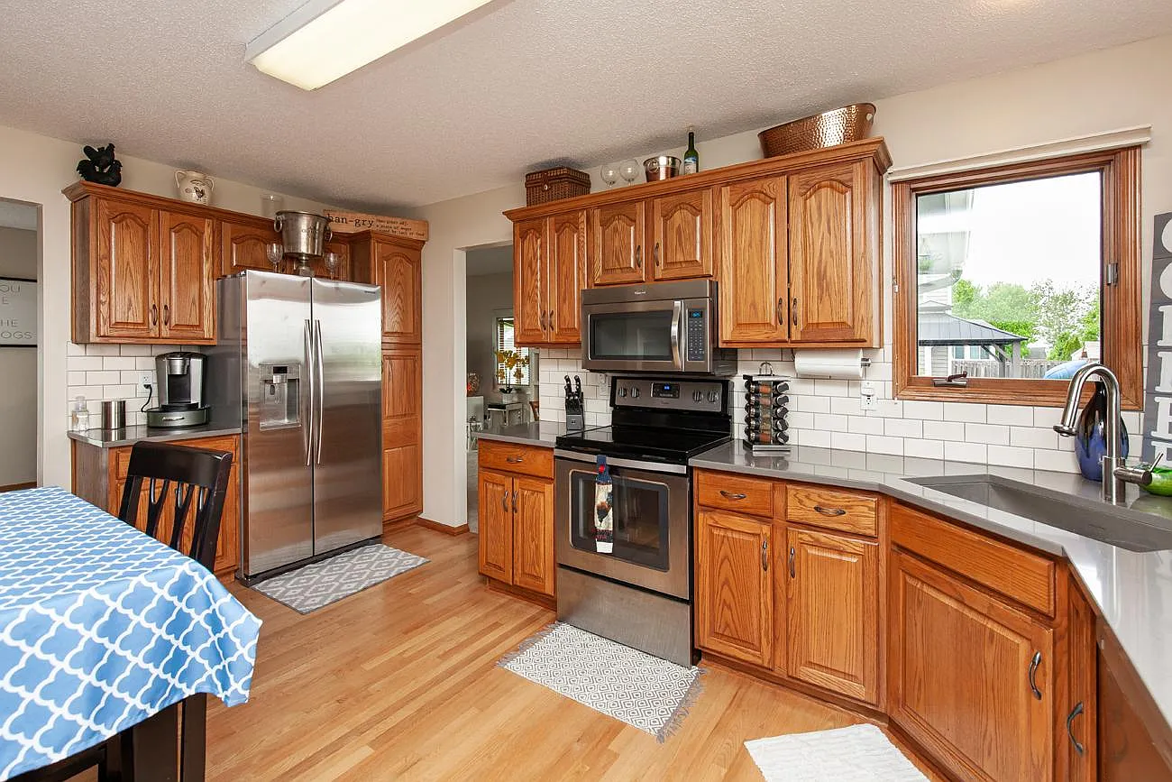 14743 Summit Dr — Photo 2