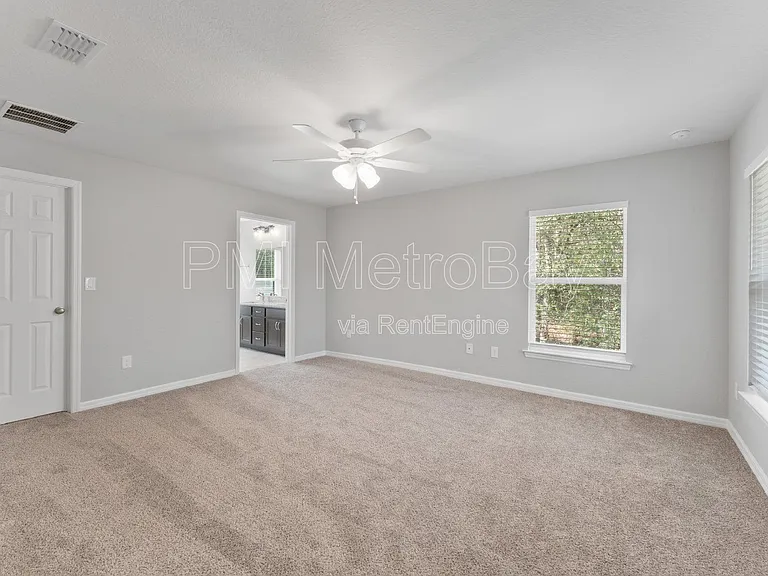 9461 N Sandree Dr — Photo 21