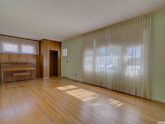 5th image of 3432 Mason Ave