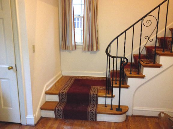 Foyer stairs to Bedroom Level
