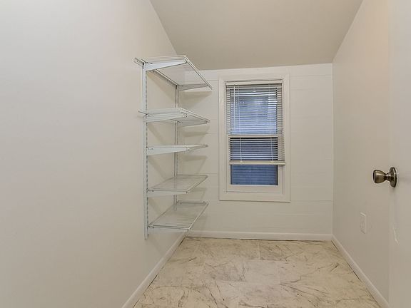 5th image of 718 24th Ave NE