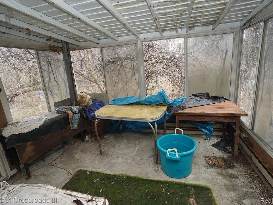 7047 Haggerty Rd, photo 8