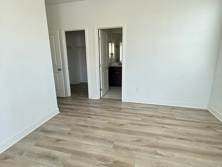 14072 Volare Ct — Photo 46