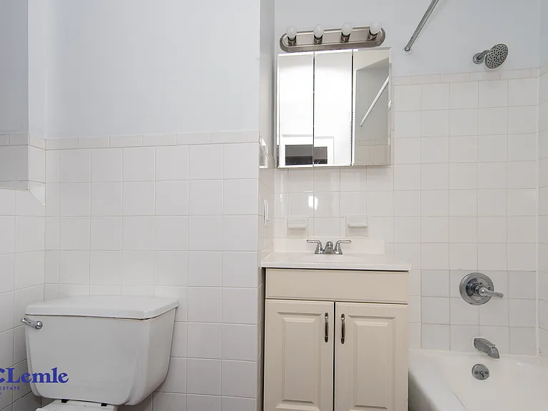 1592 2nd Ave #5F — Photo 11