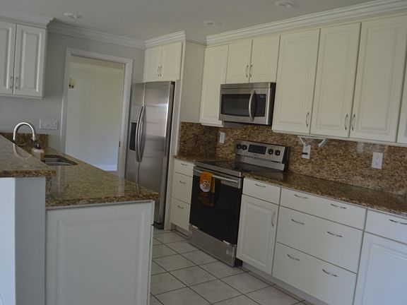 2nd image of 1331 Summerlin Dr