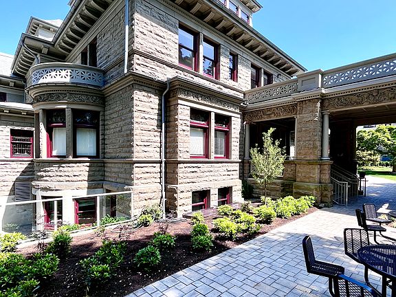 4th image of 1523 Davie St #104