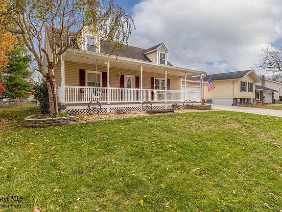 2nd image of 236 Williamsburg Ln