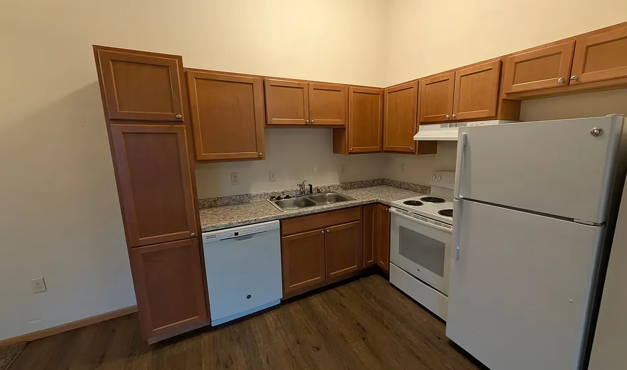3 bed, 1000 sqft, $1,275 — Photo 4