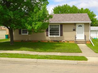 1709 Johnson St, Albert Lea, MN 56007