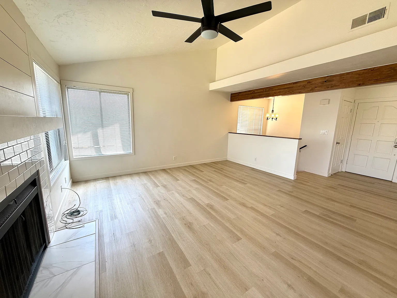 3 bed, 1962 sqft, $2,100 — Photo 4