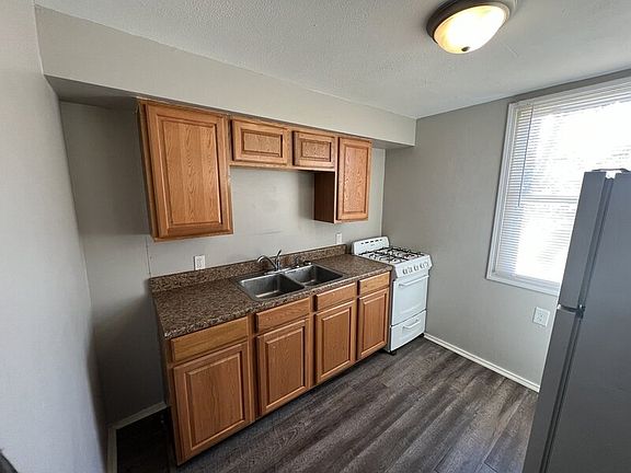 3rd image of 437 Eastern Ave SE APT 4