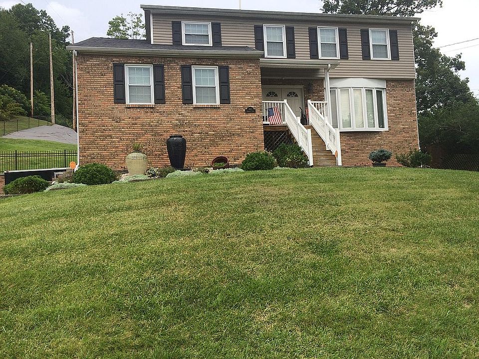 1st image of 100 Dogwood Ln