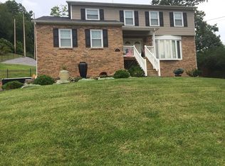 100 Dogwood Ln, Dunbar, WV 25064