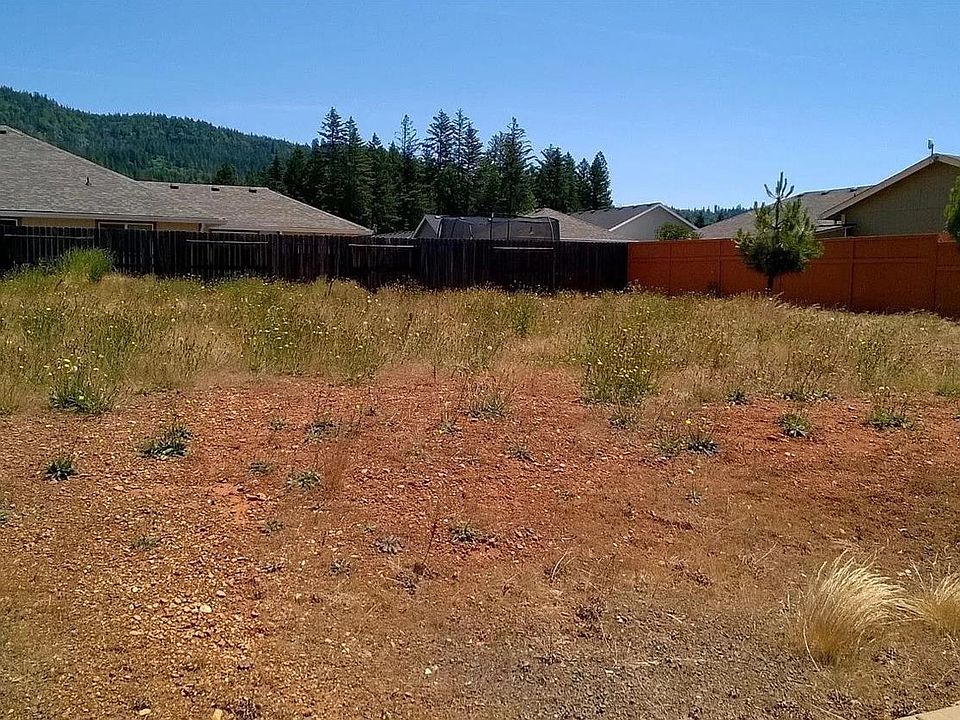 2nd image of 292 Merlot Dr