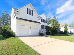 15 Pinedale Ave, Egg Harbor Township, NJ 08234