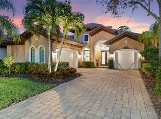 7529 Lantana Cir, Naples, FL 34119